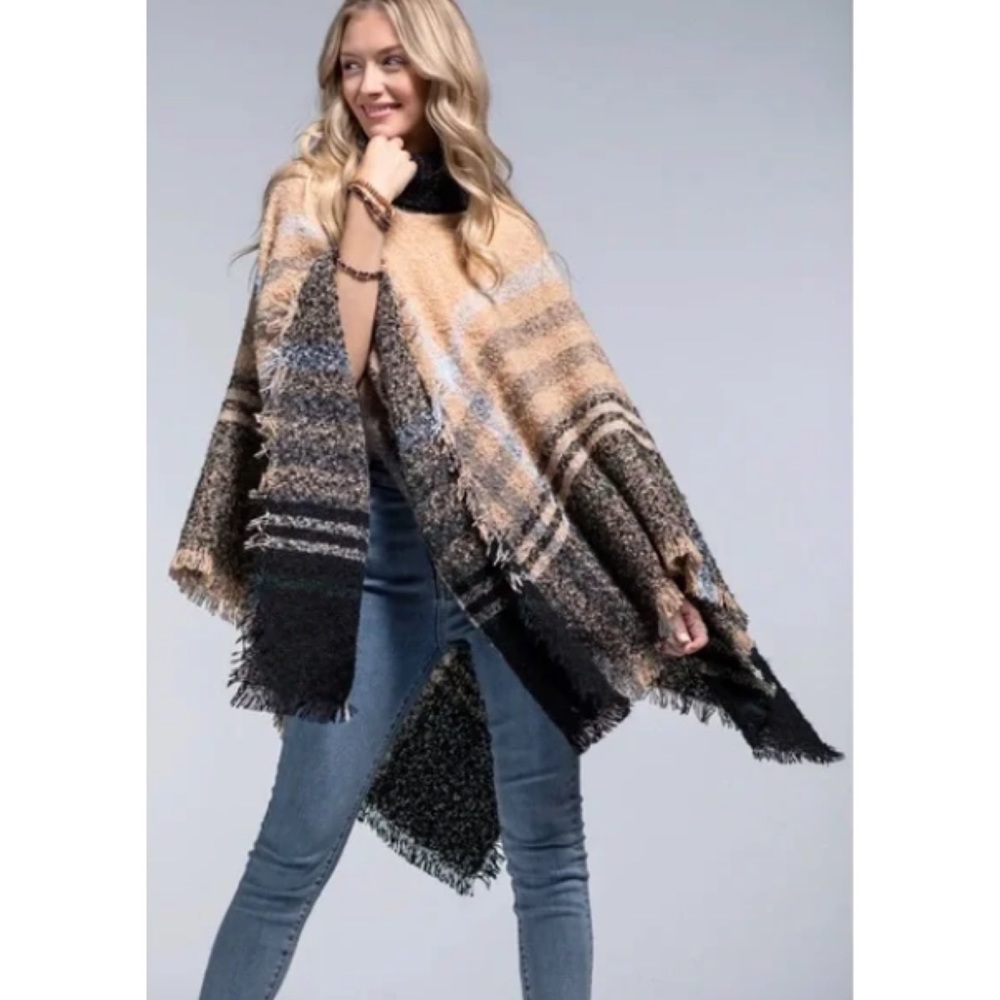 New York Soft Boucle Poncho - Picture 3 of 9